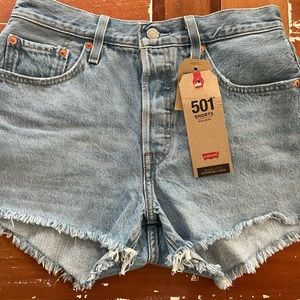 Levi 501 jean shorts, nwt, size 28